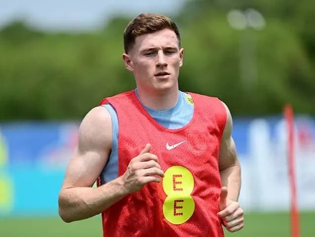 Thương Vụ Gây Sốc 116 Triệu Bảng: Elliot Anderson Gia Nhập Man City, Thiết Lập Kỷ Lục Lịch Sử